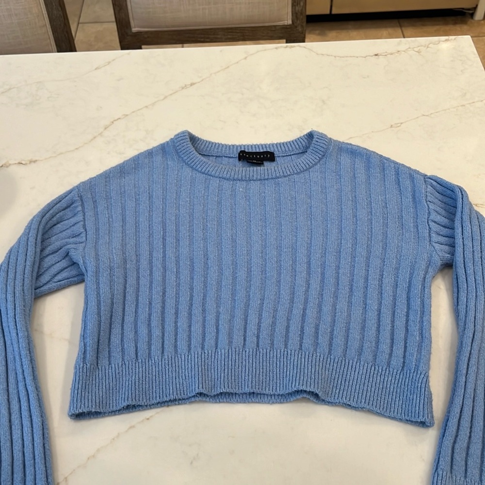 Light blue cropped thick sweater